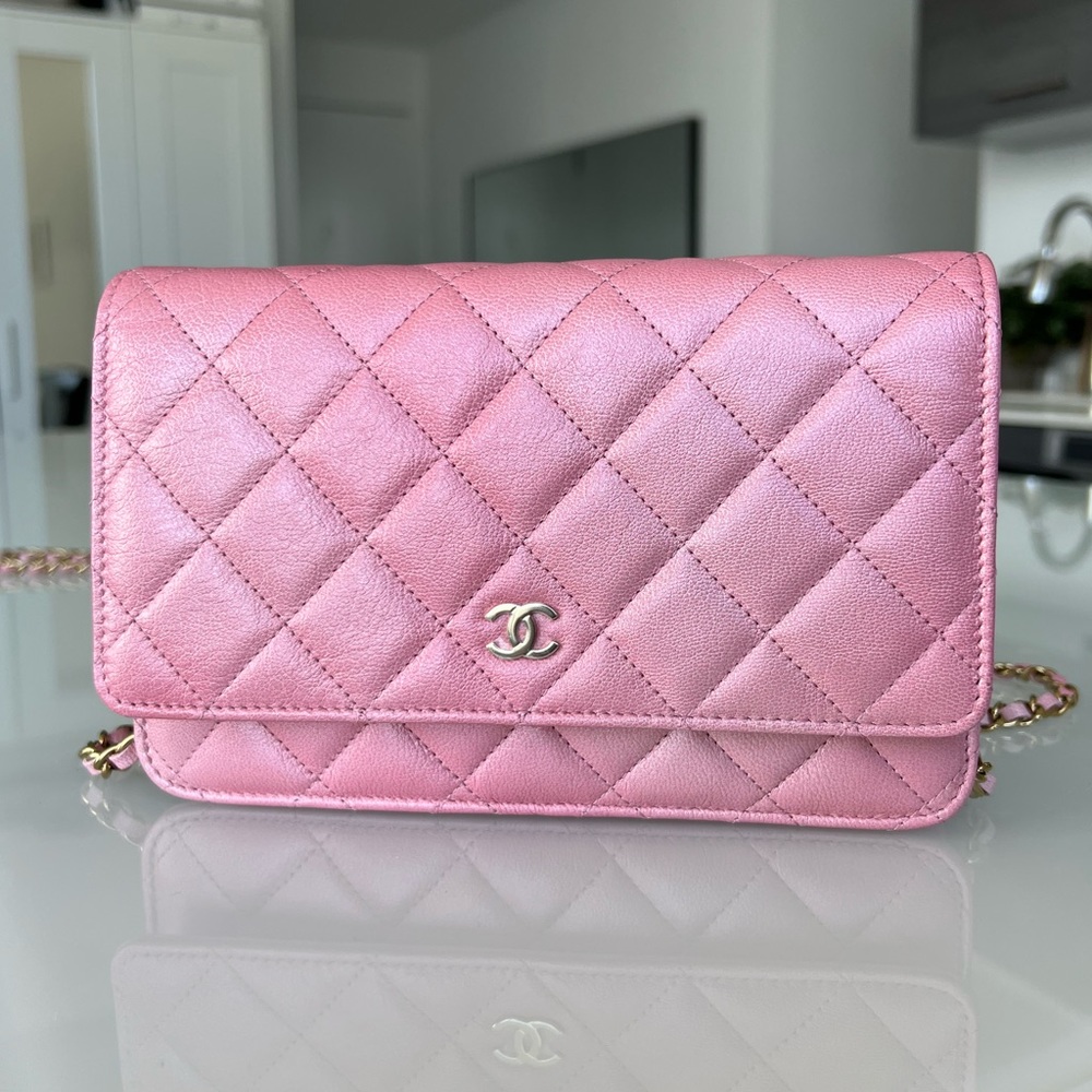 NEW UNBOXED RARE Cloudy pearly goatskin gold hardware iridescent pink